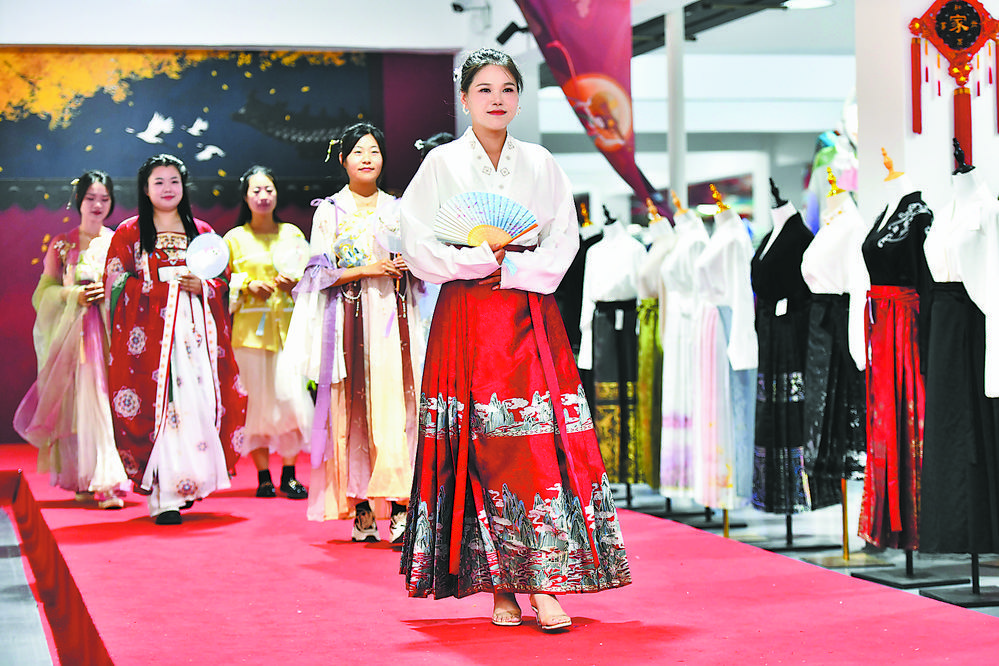 一襲長裙國潮出圈,一季度曹縣馬面裙網銷近9億元