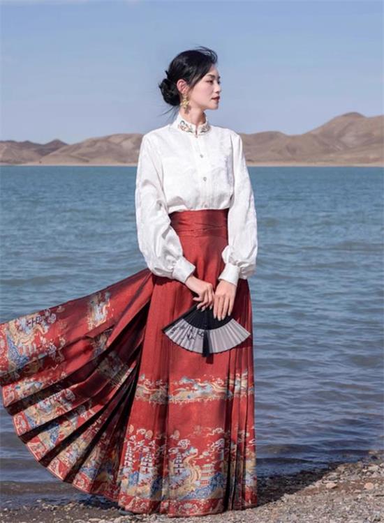 仿妝花馬面+泡泡袖國風襯衣.jpeg 仿妝花馬面+泡泡袖國風襯衣.jpeg